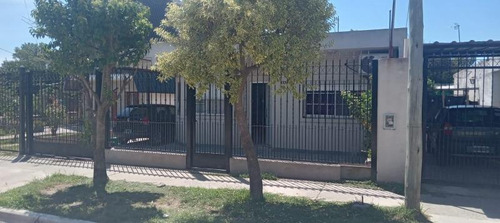 Casa En Venta - 2 Dormitorios 2 Baños 3 Cocheras - 300mts2 - Virrey Del Pino, La Matanza