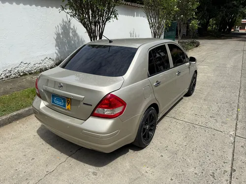Nissan Tiida Mío Automático Cuero 2012