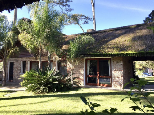 Imagen 19 de 23 de Casa En Pinares 3 Dormitorios Con Piscina Y Parrillero - Punta Del Este Pinares