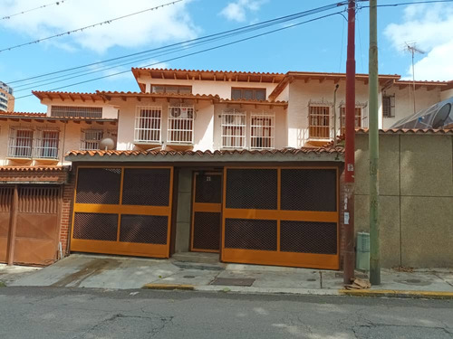 Vendo Casa 170m2 5h/4b/2p Los Chorros 7549