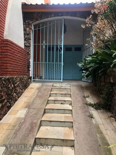 Casa En Venta 4 Dormitorios, 3 Baños, Patio Y Gje-la Blanqueada