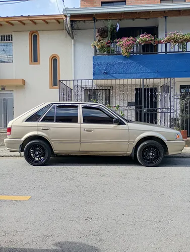 Mazda 323 1.3 Hs