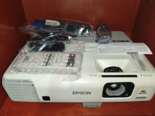 Proyector Epson 915w