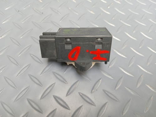 Modulo De Relay Calefaccion Delantero Izquierdo Bora 06-10 (Usado)