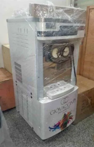 comprar Máquina De Helados Soft De 3 Boquillas Marca Giovaccino.