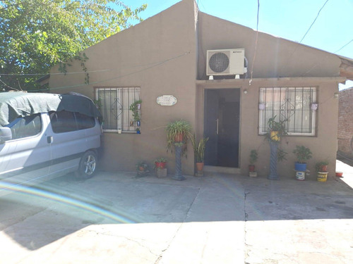 Venta Casa En Jose C Paz. 3 Dormitorios