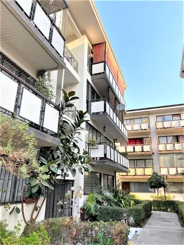 Departamento En Venta De 3 Dorm. En La Reina
