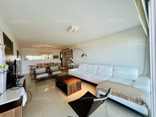 Imagen 4 de 17 de Venta Departamento Dos Dormitorios Primera Linea Punta Del Este - Punta Del Este Mansa
