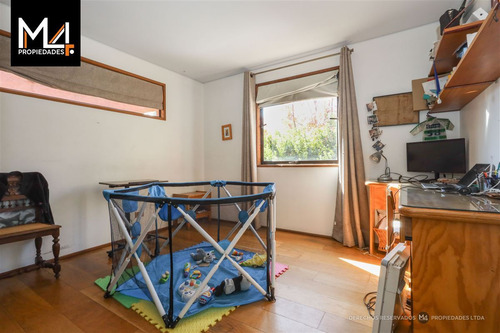 Casa En Venta De 5 Dorm. En Las Condes