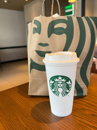 Vaso Starbucks Reusable Clásico Plástico Blanco 473 Ml