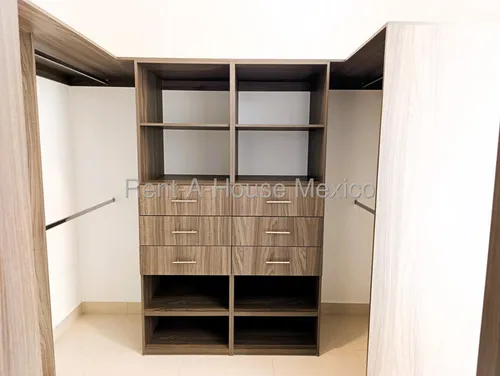Se Renta Casa En Zibata Condominio Ankara Ofrece 3 Recamara Una En Pb Qh25-2527