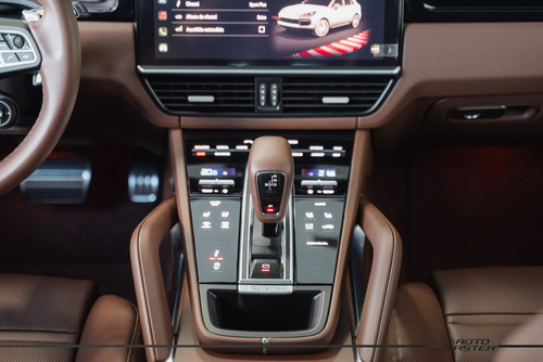 Porsche Cayenne Turbo S E-Hybrid 4.0 V8 680cv