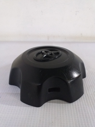 Tapon Centro Toyota Hilux Negro Original (Usado)