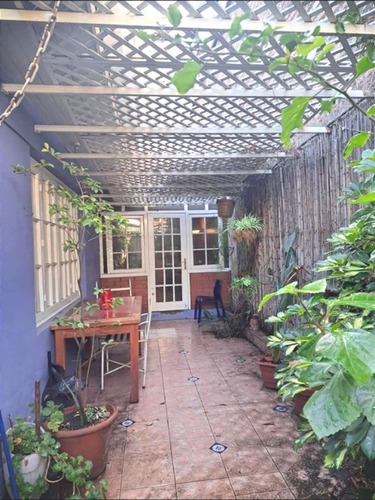 Casa En Venta De 4 Dorm. En Ñuñoa