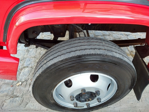 Imagem 11 de 14 de Mercedinha 710 Plus 2004