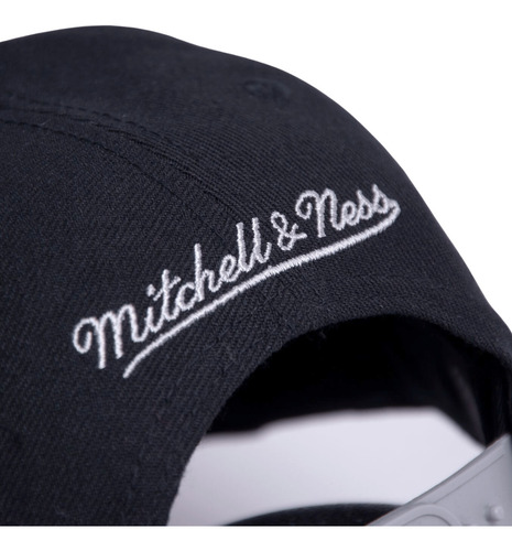 Gorra Mitchell & Ness Brooklyn Nets 8 Bit Xl