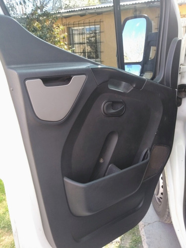 Imagen 10 de 14 de Renault Master 2013 2.3 T4 Dci130 L1h1 Aa Furgon Corto