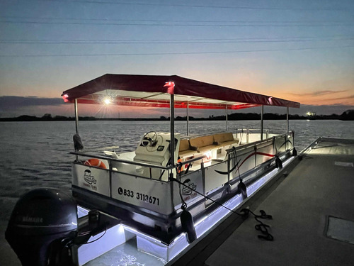 Lancha Catamarán Pontoon