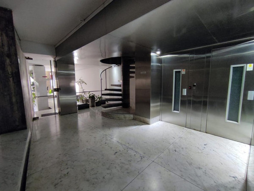 Imagen 3 de 13 de Venta Triplex 4 Dormitorios, 3 Cocheras - Terraza Exclusiva Con Hidro - Bv Oroño 1245 - Rosario