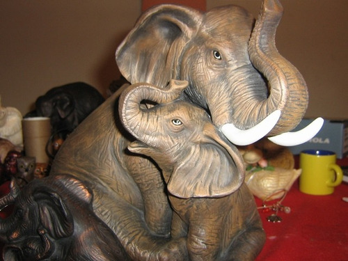 Elefantes Y Buhos En Ceramica