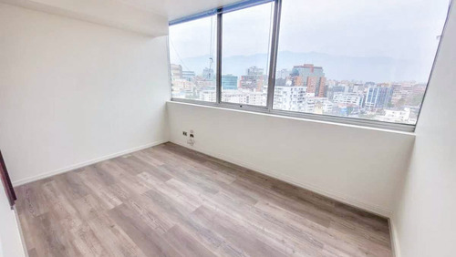 Increíble Oficina A Pasos De Metro Los Leones, 40 M2 Estaci