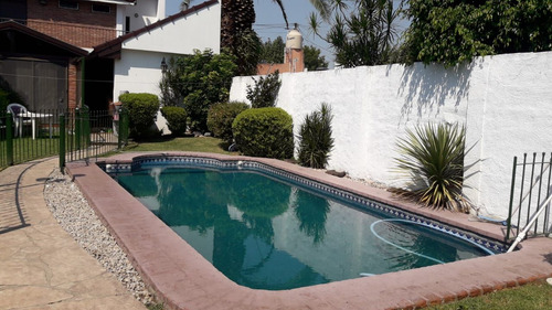 Casa En Venta 4 Ambientes Moron