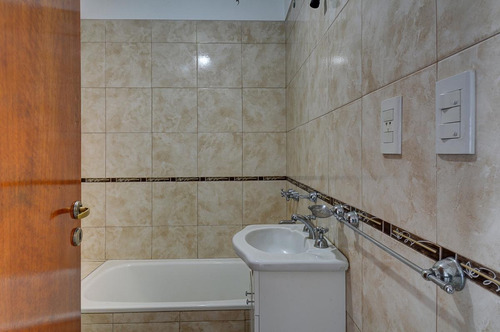 Imagen 11 de 15 de Venta / Departamento 2 Ambientes / Cochera / Lomas Del Mirador