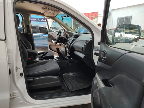 Nissan NP300 2.4 Doble Cabina Se Aa Pack Seg Mt
