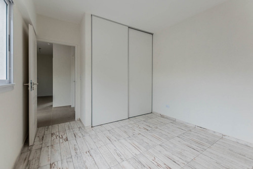 En Venta. Parque Avellaneda. Ph. 3 Amb. Patio Y Terraza Propios. Sin Expensas.