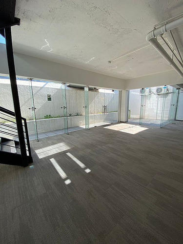 Edificio Ideal Para Centros De Salud O Corporativos