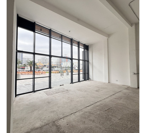 Arriendo Local Comercial 73,11 M2 Nivel Calle + Bodega De 22