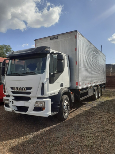 Imagem 2 de 11 de Iveco 240e25 Bau Iveco 240e 25