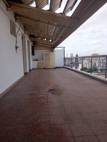 Vende Departamento 2 Ambientes Con Balcon Terraza.