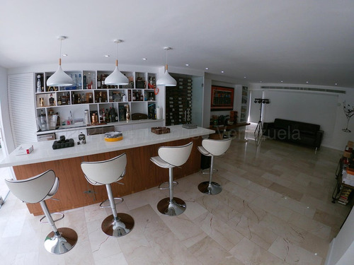 Apartamento Dúplex Remodelado 475 M² 5h, 5b, 4p, Vistavila Con Piscina En Venta En Los Palos Grandes Avenida 3era. Caracas