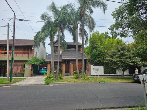 Casa En Venta 5 Ambientes En Ituzaingó Norte
