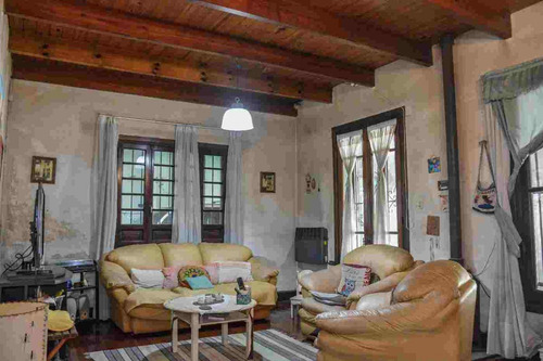 Casa En Venta Adrogue-ideal Inversor-lote 870 M2