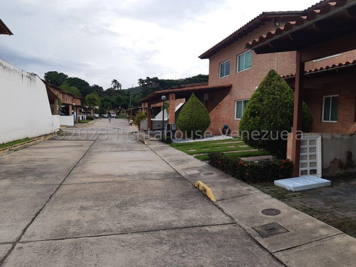 Townhouse Obra Blanca Con Pozo Y Planta Electrica 50%  Venta La Cumaca San Diego Carabobo Lf24-14781