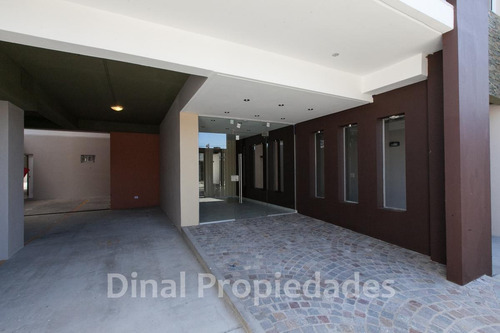 Imagen 2 de 8 de Departamento 3 Ambientes Con Cochera