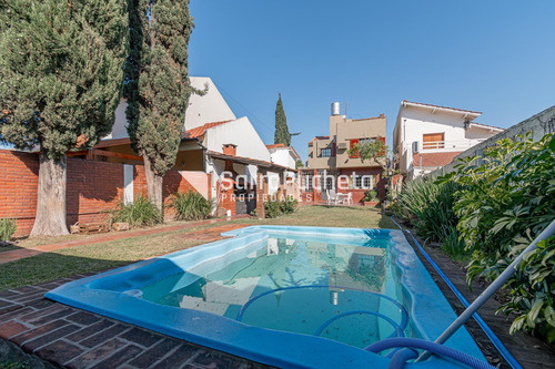 Venta Casa 4 Ambientes Con Piscina Y Quincho En Haedo.