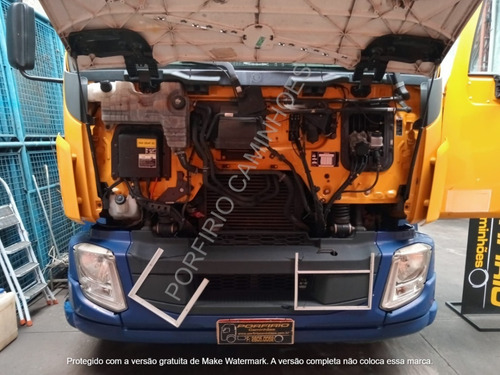 Imagem 11 de 17 de Volvo Vm270 2015 Bau