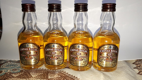 Botellita Miniatura Whisky Chivas Regal Aged 12 Years 