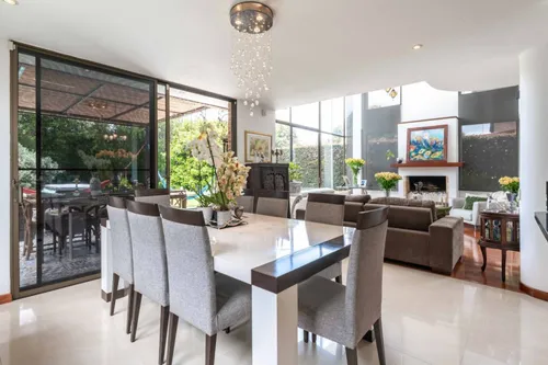 Casa En Venta En El Tejar. Cod V8390