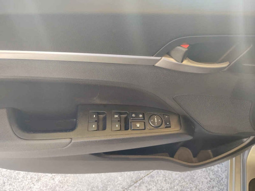 Imagen 13 de 15 de Hyundai Elantra 2017 4p Gls Premium L4/2.0 Aut