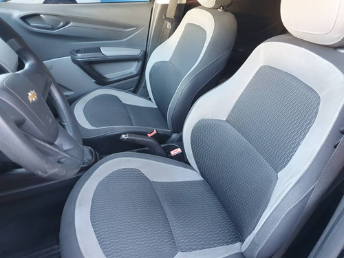 Imagem 8 de 15 de Chevrolet Onix 1.0 Mpfi Ls 8v Flex 4p Manual