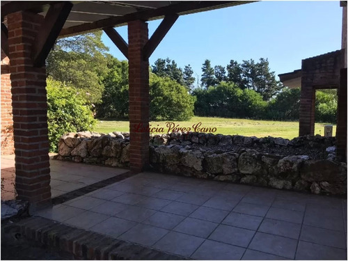 Imagen 3 de 22 de Chacra En El Golf De La Barra 2 Y Media Hectareas Con Casa