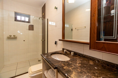 Imagem 20 de 30 de Residência Com 4 Dormitórios À Venda Com 365m² Por R$ 1.190.000,00 No Bairro Boa Vista - Curitiba / Pr - Mt692-rs