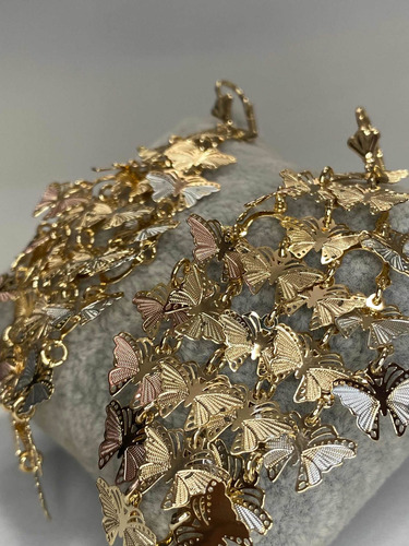 Imagen 4 de 4 de Aretes Estilo Filigrana En Oro Laminado 18k Forma Mariposa