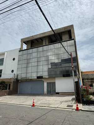 Edificio en alquiler