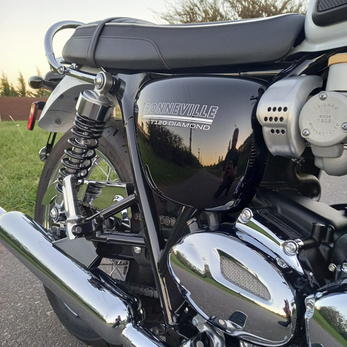 Triumph Bonneville T120 Diamond