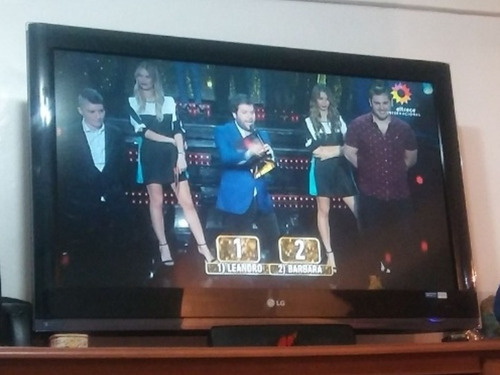 Imagen 1 de 3 de Televisor LG 37 (falla Sólo Al Encender) Negociable.